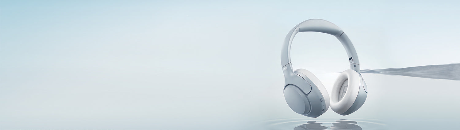Auriculares over-ear brancos com design moderno em superfície brilhante, fundo minimalista