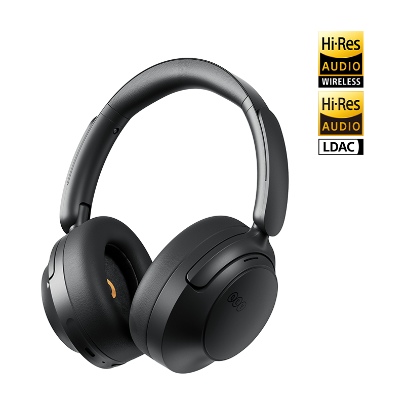 Auscultadores sem fios QCY H3S Over-Ear pretos, vista frontal ligeiramente inclinada para a direita com certificações Hi-Res Audio Wireless e LDAC.