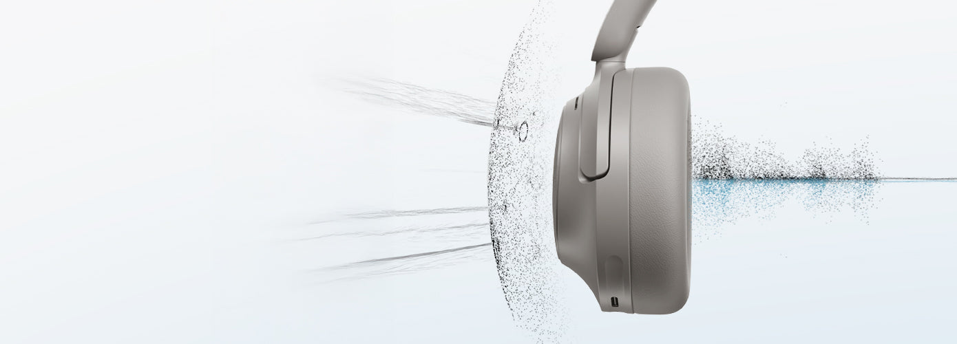 Auriculares over-ear prateados com cancelamento ativo de ruído e resistência à água.