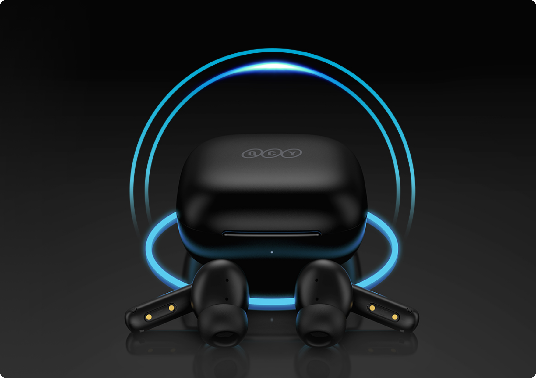 Auriculares sem fios QCY com estojo de carregamento, detalhes azuis luminosos sobre fundo preto.