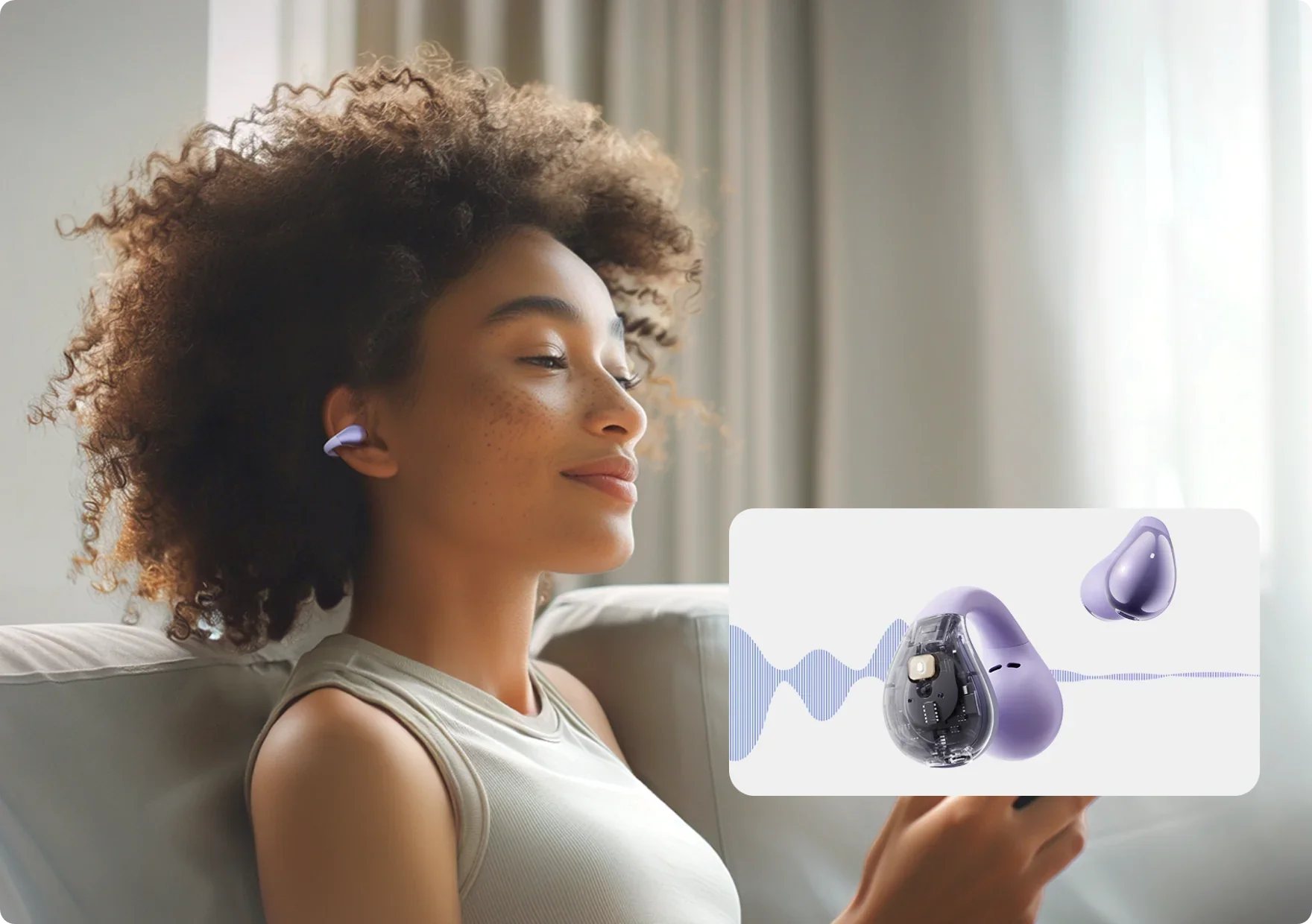 Mulher a ouvir música com auscultadores intra-auriculares roxos.