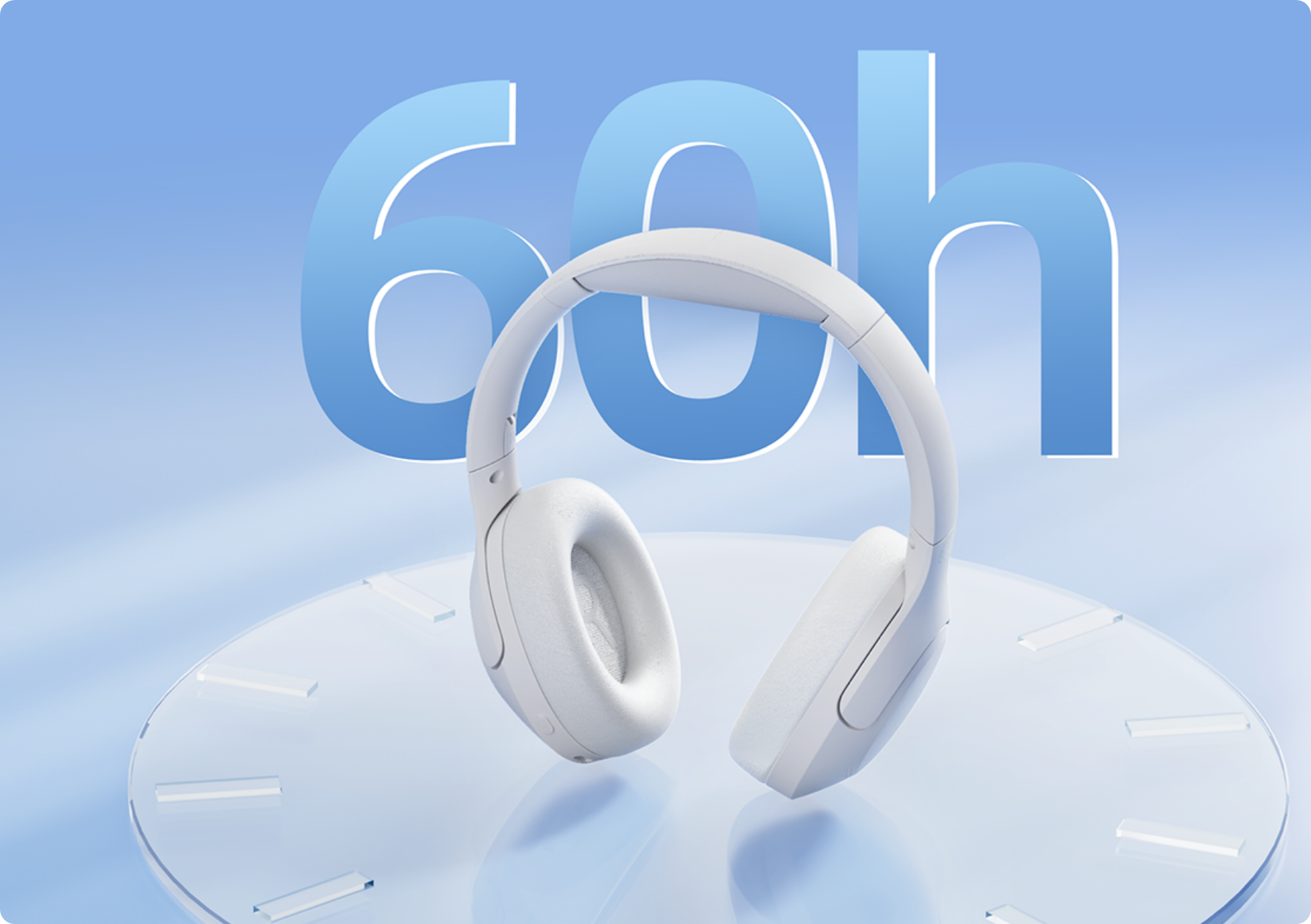 Auscultadores over-ear brancos sobre fundo azul com autonomia de bateria de 60h – design moderno para longas horas de música.