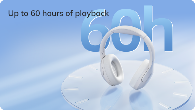 Auriculares over-ear brancos com até 60 horas de autonomia da bateria sobre fundo azul.