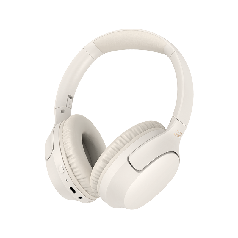 Auriculares Over-Ear QCY H2 Pro brancos, vista frontal direta com almofadas simétricas e arco de cabeça confortável.