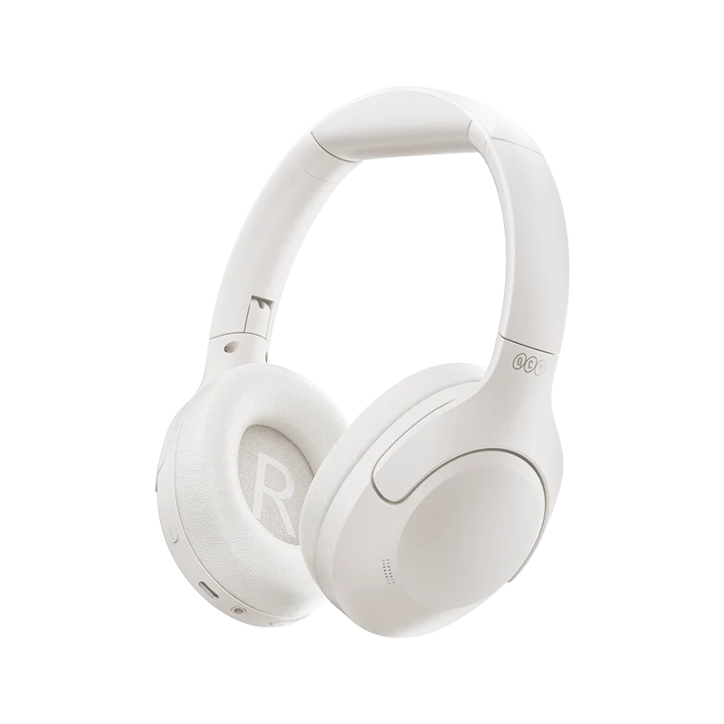 Auscultadores QCY H3 Lite ANC Over-Ear brancos com cancelamento de ruído, vista frontal ligeiramente inclinada para a direita com logótipo R na concha auricular direita, design dobrável.