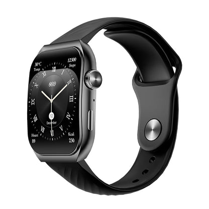 O relógio preto QCY Watch GS2 mostra a hora, a data e os dados de saúde num ecrã elegante com um design moderno.