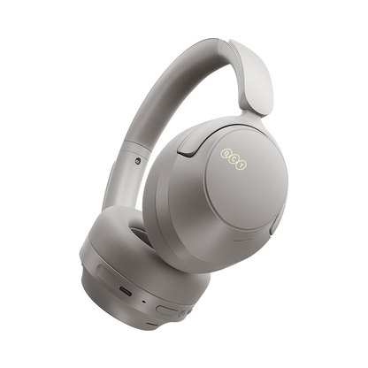 Auscultadores sem fios QCY H3S Over-Ear cinzentos, vista de 45 graus da direita, detalhes de design ergonómico.